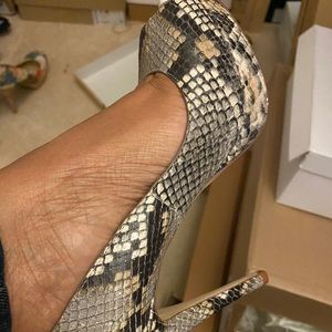 Michael kors peep toe pump BRAND NEW never worn